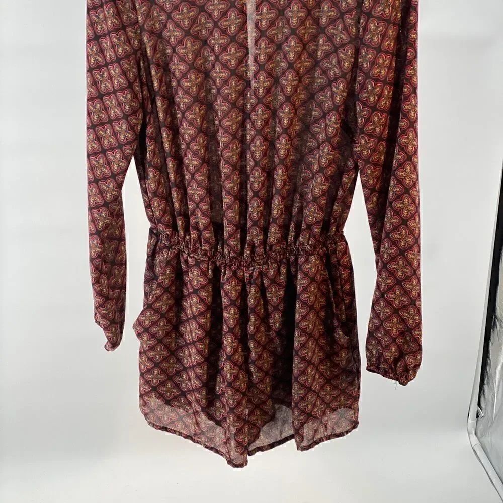 Size small romper   - Picture 2 of 4